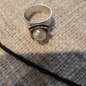 Retired Silpada Silver and White Modern Cabochon Ring.Size 8